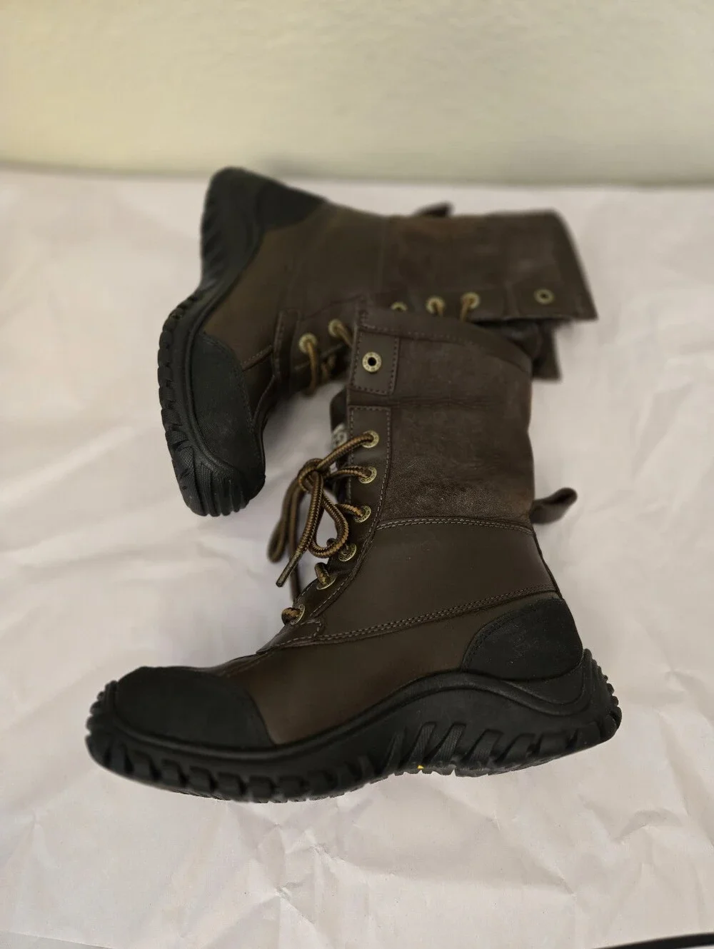 Ugg Adirondack II Womens Sz 6 Winter Boots Waterproof Vibram Warm Sherling